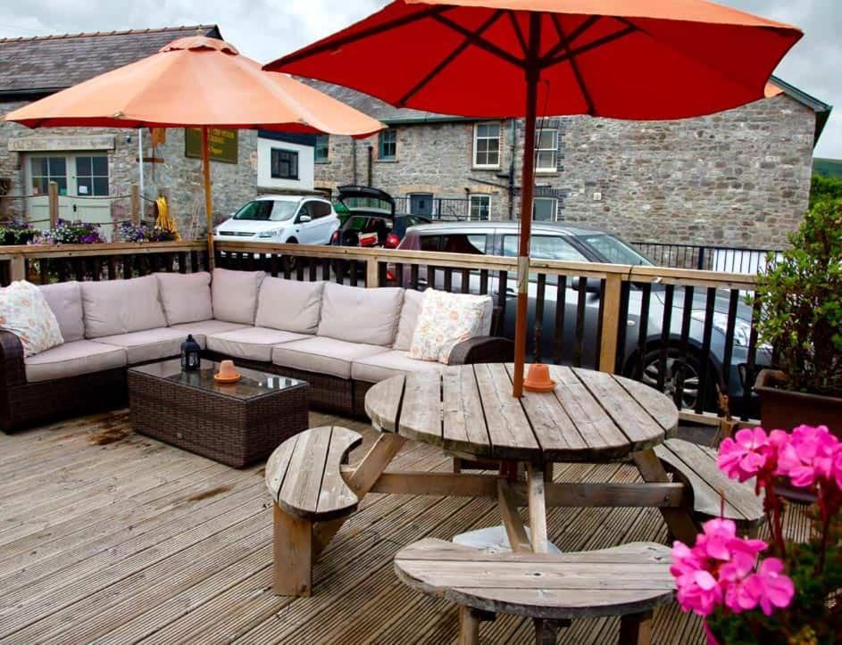 Usk And Railway Inn